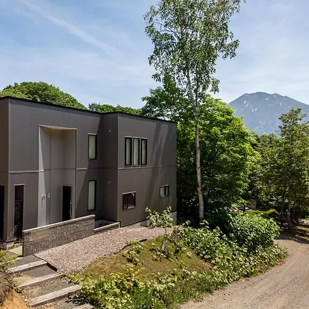 Owl House Niseko Villa